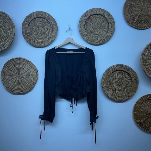 KITTENISH Black Satin Tie Front Cropped Crop Long Sleeve Blouse Top Medium - Picture 2 of 8